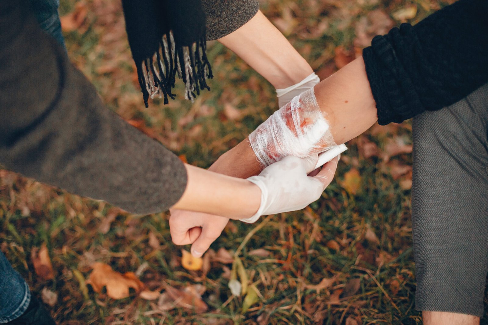 No First Aid Help Common First Aid Mistakes and How to Avoid Them - First Aid & CPR ...